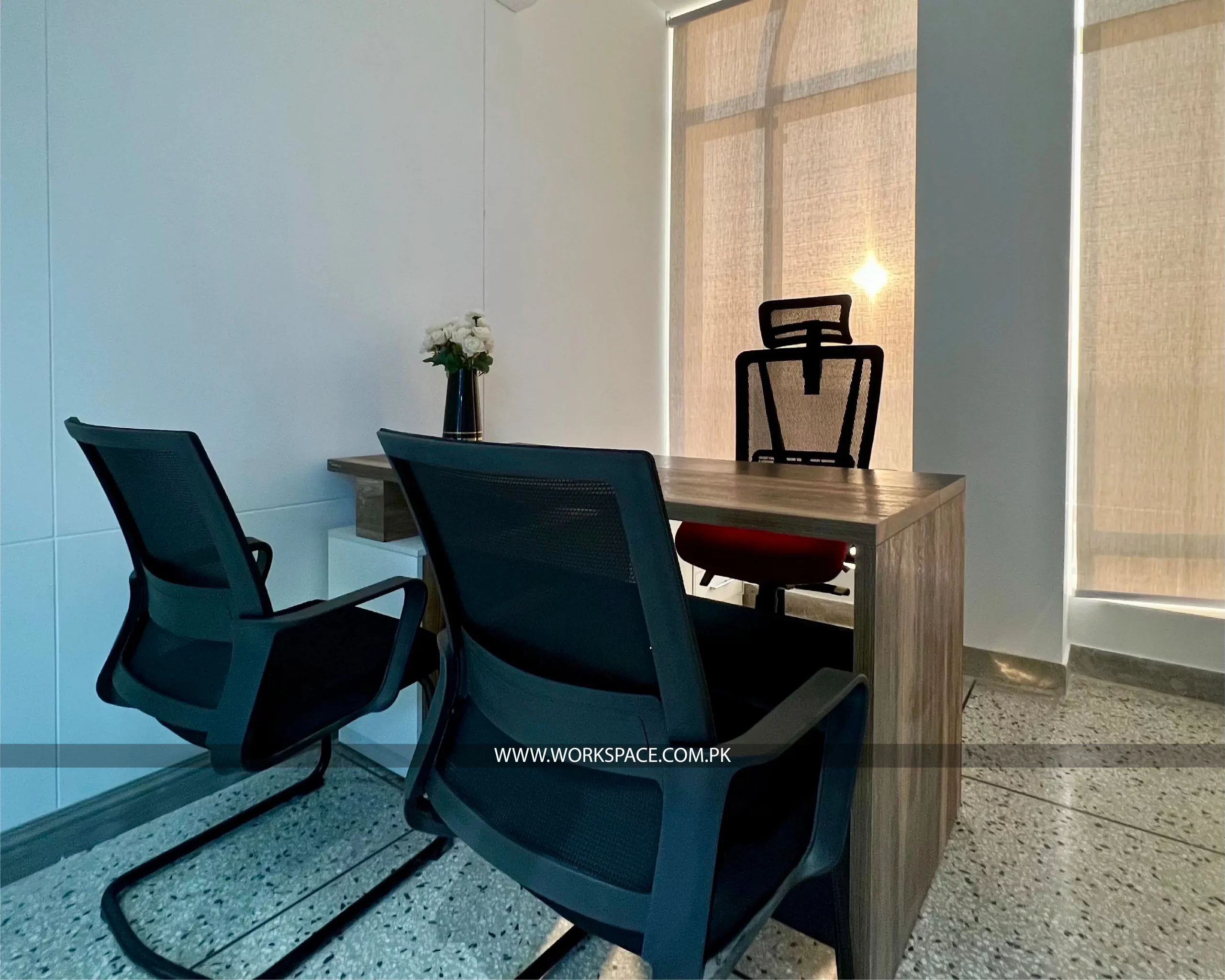 Customizable office furniture